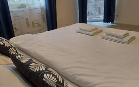 White Rooms On City Center